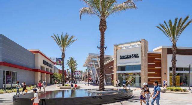 Upscale Escape 10 Min From Disneyland With Pool Gym