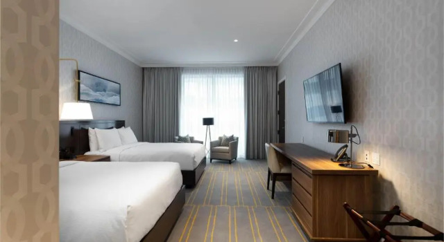 Четырёхместный номер Classic Sutton Place Hotel Toronto