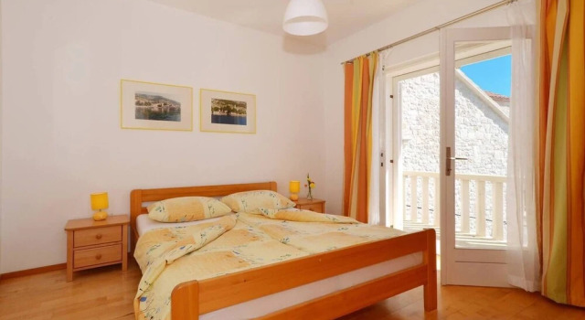 Stunning Apartment in Bol, Prenota Appartamento Hotel a Croatian Islands con parcheggio, Parcheggio