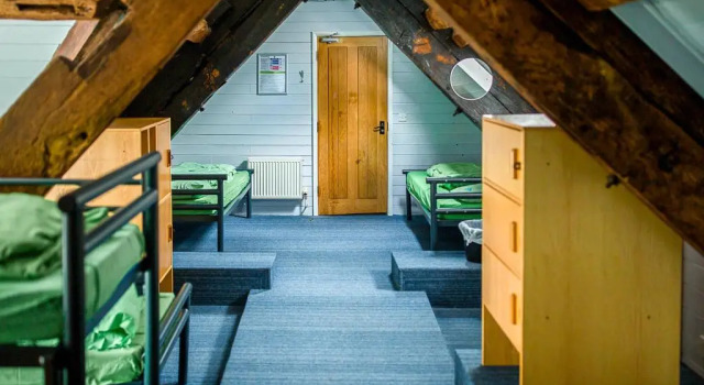 Кровать в общем номере YHA Hartington Hall