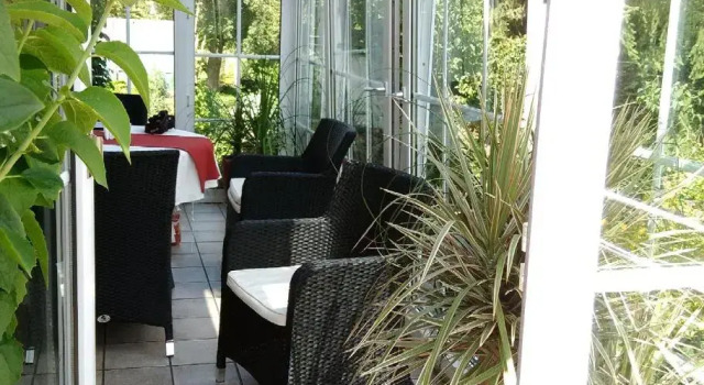 Pension "Der Sulzbachhof", Book Hotel Hoteller i Frankenhöhe med pool, Swimmingpool
