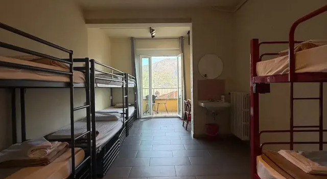 Bed in Dorm with balcony Lake Como Hostel