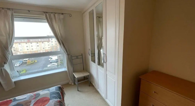 3 Bed Flat - Sleeps 6 - Parking - Wifi