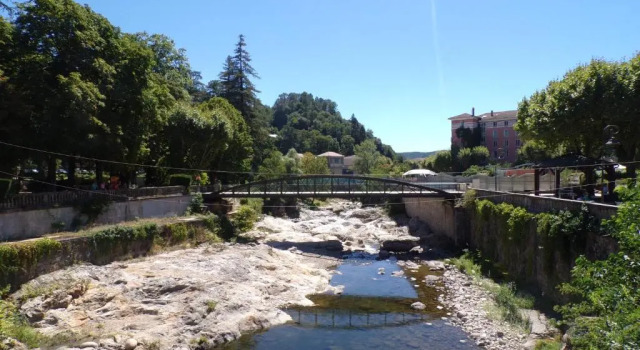 Appartement Spacieux Valsois, Rezerwuj Apartament Hotele w Owernia z parkingiem, Parking