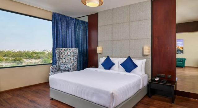 Люкс Essentia Luxury Hotel Indore