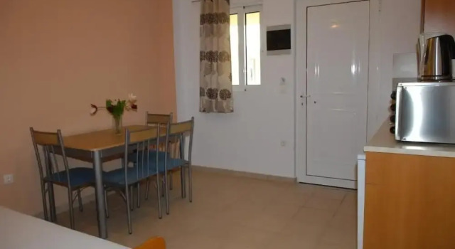 Апартаменты c 1 комнатой с балконом и с видом на сад Barbie Hotel Apartments