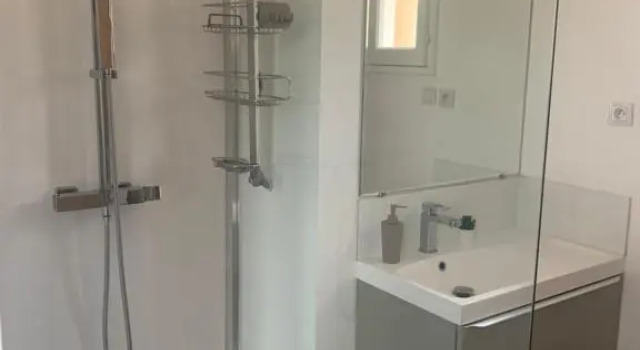 Standardowy pokój Le Patio, chambres d hôtes pour adultes en Camargue, possibilité de naturisme à la piscine,