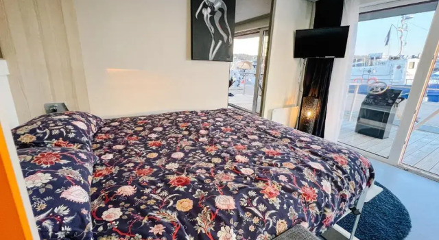 Cozy Floating house with sauna, Book Hotel Aigrumae Harjumaa