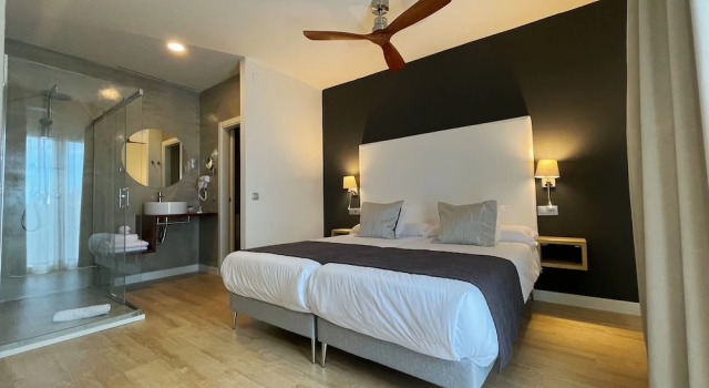 Двухместный номер Deluxe с балконом и с видом на поле для гольфа Añoreta Suites