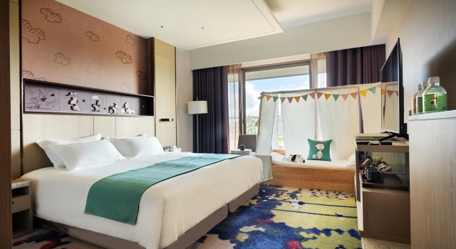 Трёхместный номер Standard с балконом Fame Hall Garden Hotel