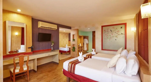 Трёхместный номер Deluxe Отель Eastern Grand Palace