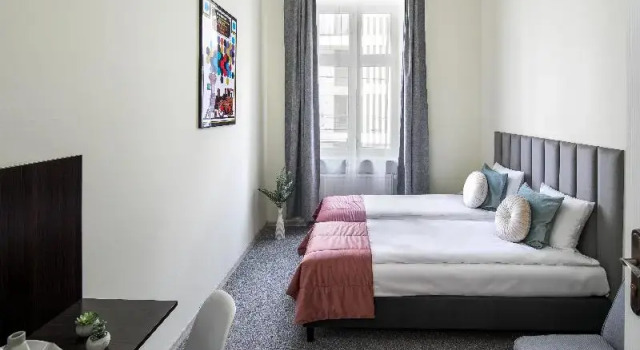 The Royal Patch Aparthotel, Забронировать Апарт-отель Отели Кракова с парковкой, рядом с Церковь Святого Франциска Ассизи, Парковка