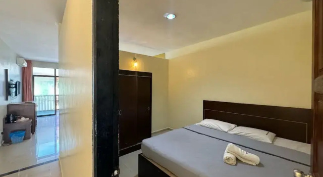 Четырёхместный номер Standard с балконом Mersing Beach Resort