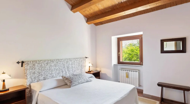 Delightful Villa in Varano with Fireplace, Забронировать Вилла Коттеджи Побережья Марок, Коттедж
