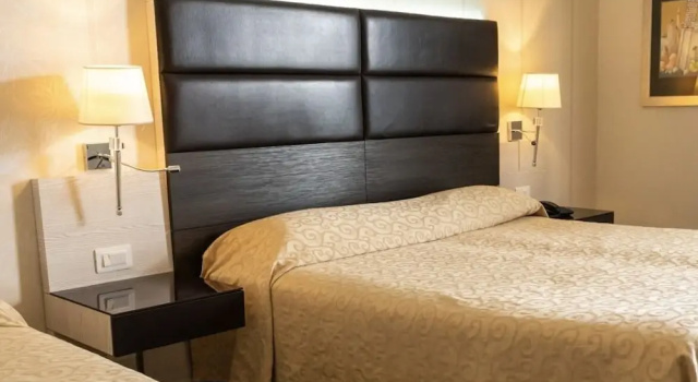 Трёхместный номер Standard с балконом S Hotel