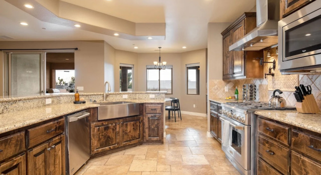 Коттедж Gambel by Avantstayjtree Escape w/ Entertainers Yard, & Firepit, 3000sf