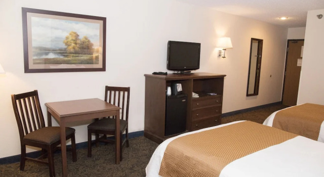 Четырёхместный номер Standard Grand Hinckley Inn