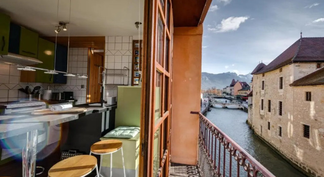 Апартаменты Le Balcon du Palais de l'Isle - Aprtement 4 with stunning views