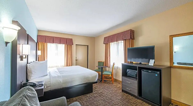 Двухместный номер Standard с балконом River Bend Inn - Pigeon Forge