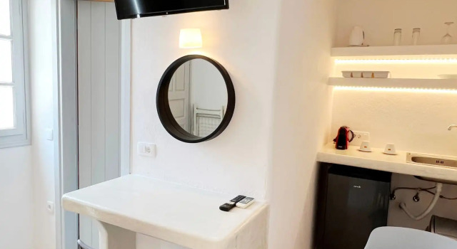 Номер Standard White Lily Suites & Lofts