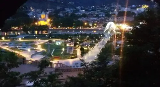 Hotel Jurkha, Varaa Hotelli Avlabari Tbilisi