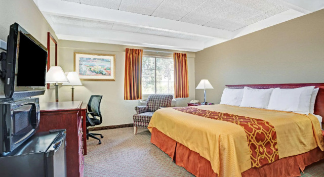 Двухместный номер Standard Travelodge by Wyndham Iowa City