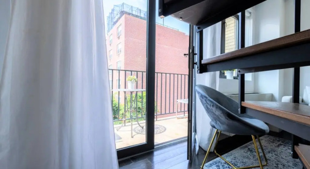 809-6b 2BR Duplex With Private Patio, Забронировать Отель Нью-Йорк Нью-Йоркская агломерация, рядом с Elektra Theatre