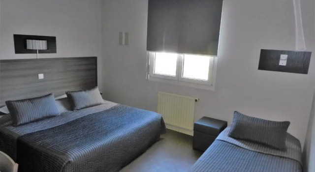 Трёхместный номер Comfort Hôtel Le Cerizay