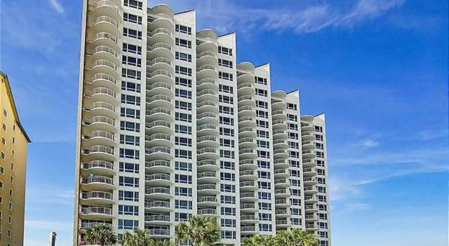 Gulfside 0702 at Hidden Dunes - 1149893, Varaa Hotelli Hotellit Emerald Coast uima-altaalla, Uima-allas
