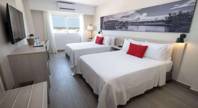Четырёхместный номер Business Super 8 by Wyndham Manzanillo