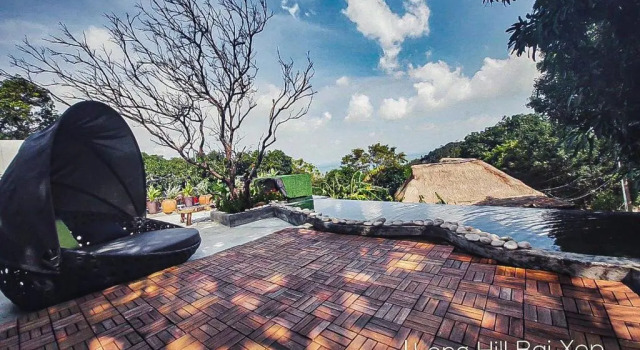 Люкс с видом на бассейн Long Hill Resort And Spa