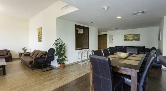 One Perfect Stay - Executive Tower