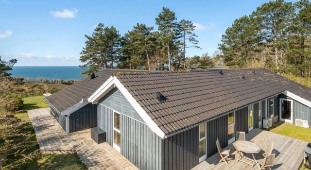 "Keld" - 215m to the inlet in Sealand, Book Hotel Hoteller i Kalundborg med parkering, Parkering