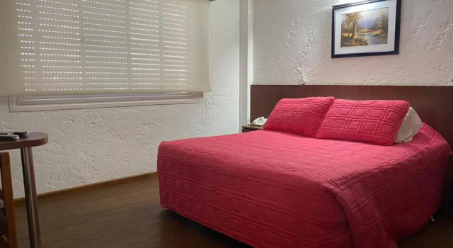 Четырёхместный номер Standard Hotel Ajax