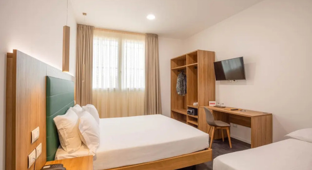 Трёхместный номер Business V Hotel