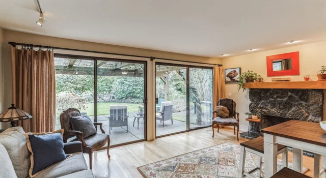 Коттедж Eugene - Close To Everything 3 Bedroom Home by RedAwning
