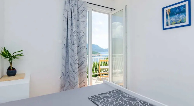 Apartment Konak - Two Bedroom Apartment With Balcony and Sea View