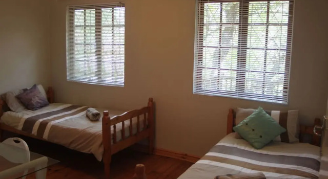 Uvongo log home