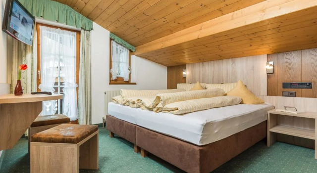Altes Holzhaus, Prenota Hotel Sölden Ötztal
