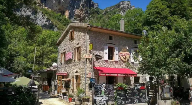 Номер Standard Logis Hotel Le Moulin De La Pipe