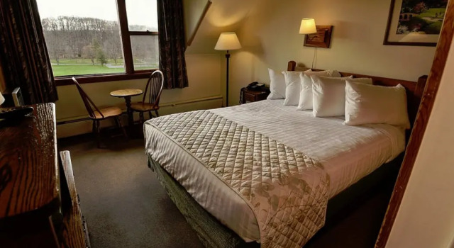 Cacapon State Park Lodge, Book Hotel Morton Grove 
