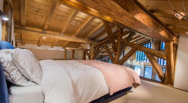 Ferme Liberté - stunning, comfortable, & modern sleeps 14- private mini van
