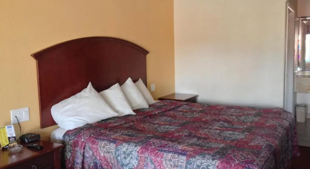Люкс Scottish Inn & Suites