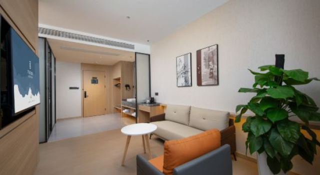 Люкс Yilong Ruiyun Hotel (Xinyang Railway Station Tianrun Square Branch)