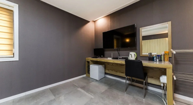 Suwon Hotel Flex, Забронировать Отель Сувон Кёнгидо, рядом с Hyowon Park
