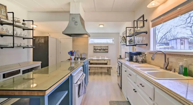 Texas Home w/ Backyard Oasis, Walk to Main St, Забронировать Дом для отпуска Виллы Фредериксберг, рядом с Музей объединенной церкви, Вилла