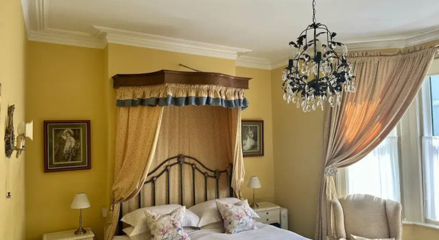 Номер Deluxe Albert & Victoria Guest house