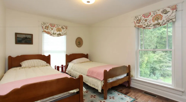 Farmhouse, Book Hotel Hoteller i Saugatuck med parkering, Parkering