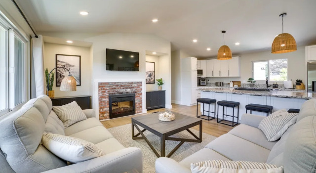 Pet-friendly Monterey Home 2 Mi to Beach, Κράτηση Διακοσστικό σπίτι Ντελ Ρέι Όουκς Καλιφόρνια