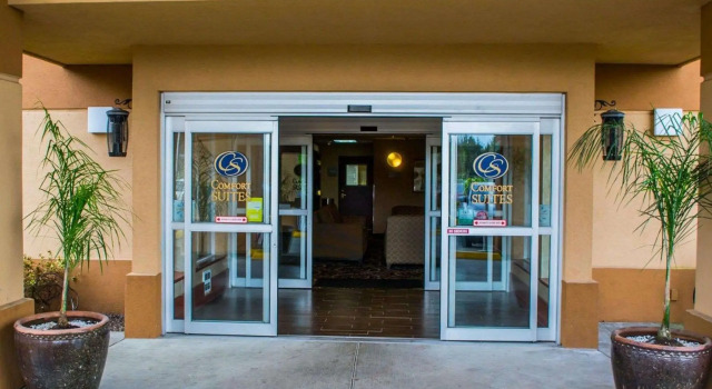 Кровать в общем номере Comfort Suites Portland Southwest